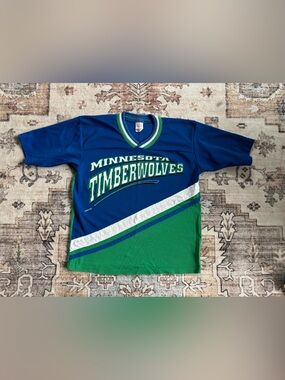 Vintage MN Timberwolves tshirt jersey